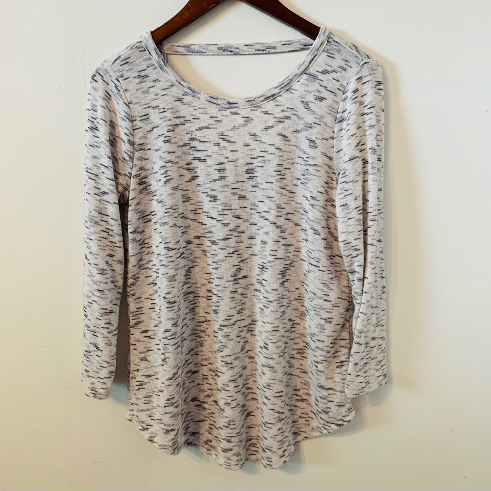 🤑2/$20 Ann Taylor LOFT Grey Sweatshirt Size XS